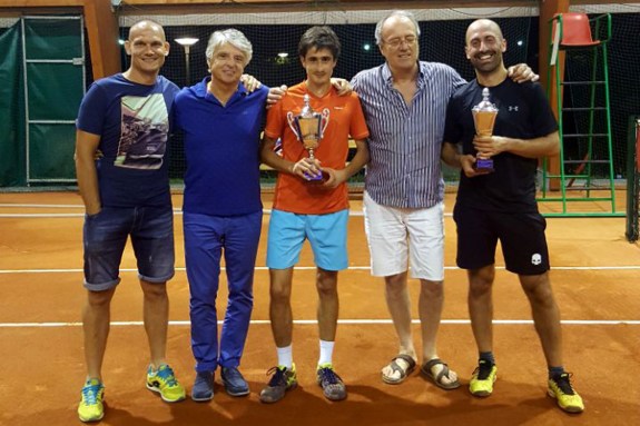 Valtiberina TennisSport - Giacomo Giovagnini (in mezzo)