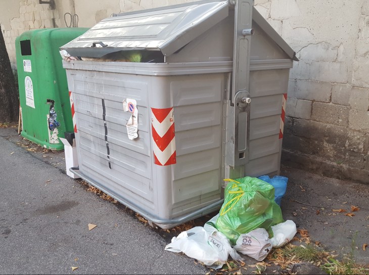 spazzatura-via-francini.jpg