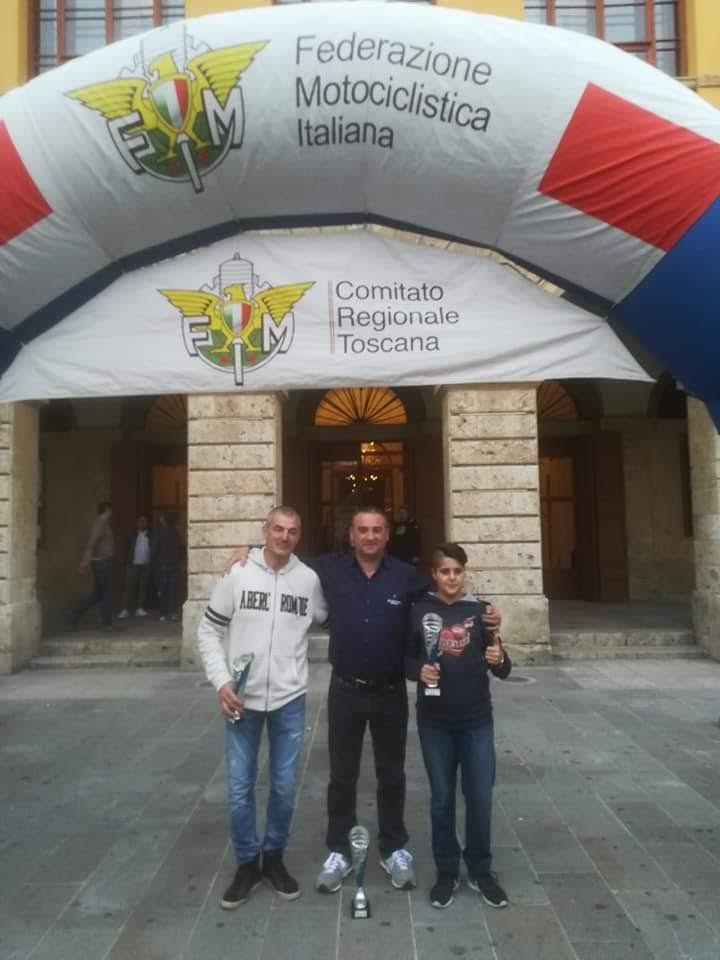 Foto Samuele Pecorari con presidnete MC Adventures Roberto Senesi