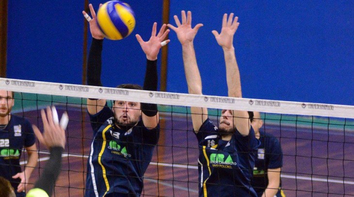 New Volley Santi-Valenti-muro