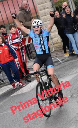 Tommaso Brunori vince tra gli esordienti (002)